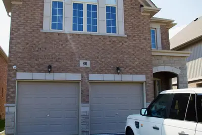 Image de Lavishly furnished duplex. 4 bedrooms, 4 washrooms, accommodates up to 8 people