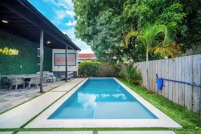 Image de Near Brickell, Private Pool, Outdoor Cinema, Grill
