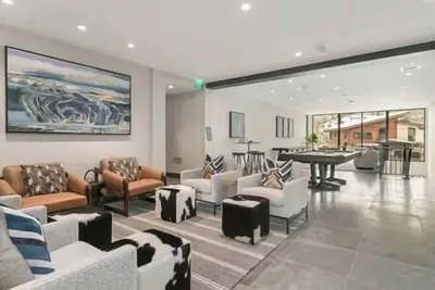 Image de Luxury Ski In/Out. Mtn Views, Pool, Amenities!