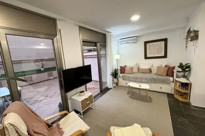 Image de Private big terrace 1 Bedroom apt by the beach!