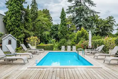 Image de Maison Moulene - Dix Chambres Villa, Couchages 20
