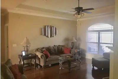 Image de Looking for a fantastic home that is well-stocked? Look no further!