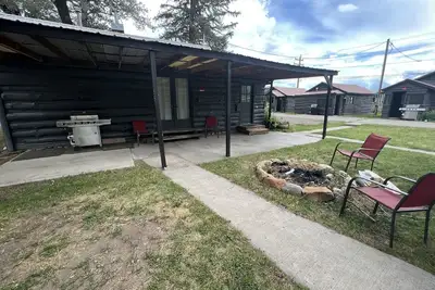 Image de Three Bedroom Cabin with Full Kitchen