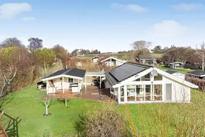 Image de Maison confortable de 4 chambres à.