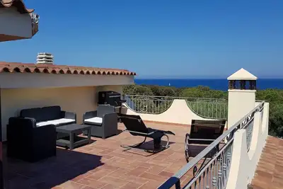 Image de Quadri Liberotto: Three-Bedroom Apartment In Villa, with splendid sea view