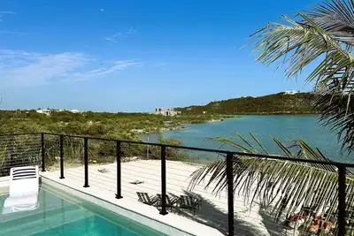 Image de Márohu, 3br Beach Oasis on Flamingo Lake