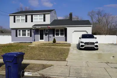 Image de Pets Welcome🐕‍🦺🐈. 3 Bedroom, 2 Full Bath. Dedicated Workspace