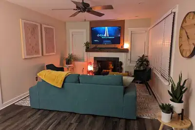 Image de Cozy Clean Boho Bungalow for All-Star Weekend. 15 minutes from downtown.