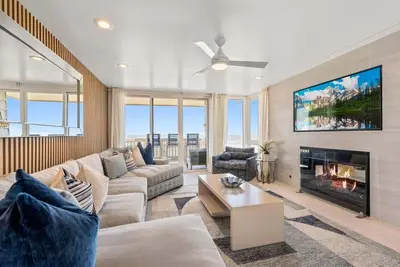 Image de Luxury Unit- Stunning Ocean view - most luxury unit at North Coast Village -D22