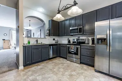 Image de Cozy Townhome in Peaceful District of Raleigh