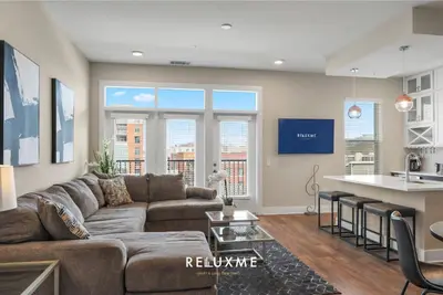 Image de Reluxme | Lux 3br Condo w/ Skyline View + Stadiums