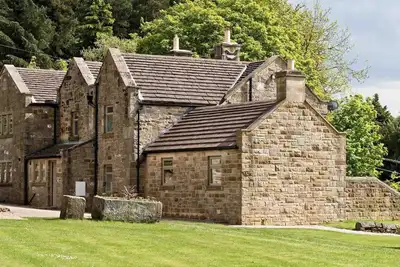 Image de Luxury farmhouse, sleeping up to 18 guests in 8 bedrooms, with superb games room