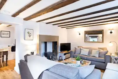 Image de Cosy 2 bedroom boutique styled cottage in the village of Great Longstone.