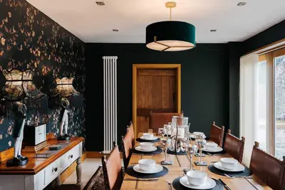 Image de Stylish converted barn, full of traditional charm in the village of Ashover.