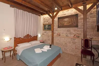 Arionos Rooms-Stone Room