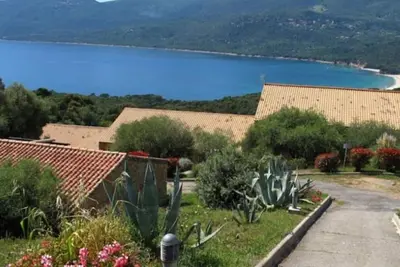 Image de Mini villa T2 avec wifi, vue jardin dans résidence calme*** mer à pied.