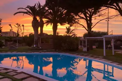 Image de Villa Oleandra Quartu Sant'Elena, piscine privée et tennis, jardin de4000 m, WiFi