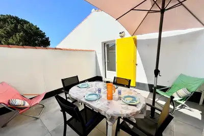Image de Maison de vacances avec piscine chauffée et tennis