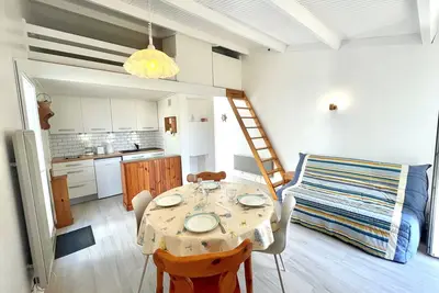 Image de Maisonnette cosy avec piscine chauffée et tennis, à 800m de la plage, idéale pour 4 pers.