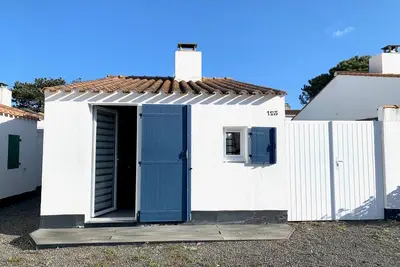 Image de Charmante maison T2 avec piscine chauffée, tennis, proche mer, commerces, et WiFi inclus