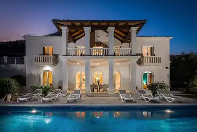 Image de Maison de vacances pour 12 personnes env. 300 qmà Trsteno, Dalmatie (Sud de la Dalmatie)