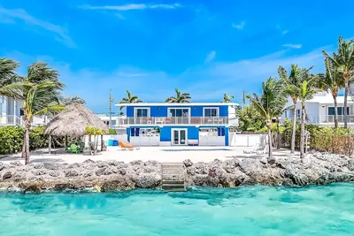 Image de Stunning 3-bedroom home in Islamorada with private heated pool and ocean views.