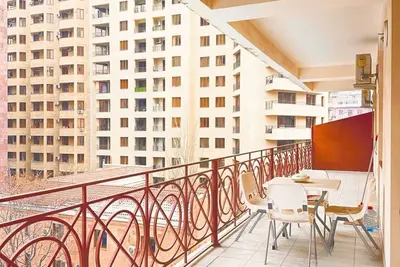 Image de Large 2 Bedroom with Great Balcony in City Center Near Park Malibu