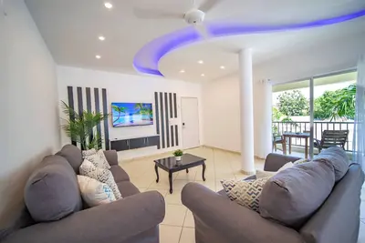 Image de Appartement de luxe 2br au cœur du quartier de la vie nocturne!