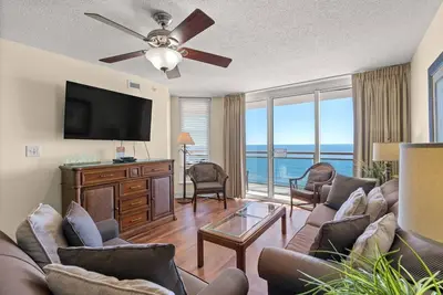 Image de 11th Floor Spacious Condo at Bahama Sands - 1103