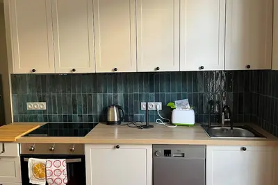 Image de Une rue privée- clos de lucioles, a 200 mètres de la mer, proximité de Monaco