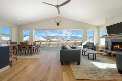 Image de 4 bedroom home, pet friendly, private outdoor hot