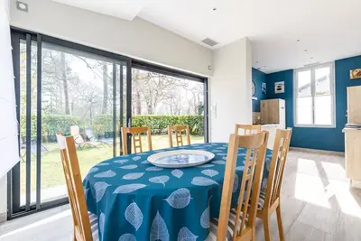 Image de Jardin et confort à 600m de la plage de la Jetée