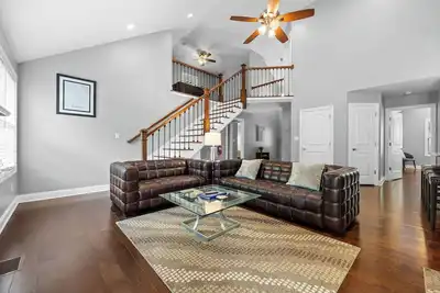 Image de 3-Bedroom Chalet with Arcade and Pool Table