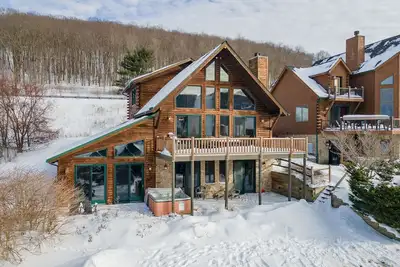 Image de Luxury Mountain Chalet w/ Pool, Sauna & Hot Tub