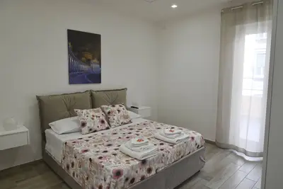 Image de Naples Home