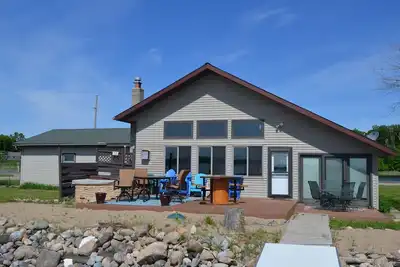 Image de Little McDonald Lake Beach Front Home