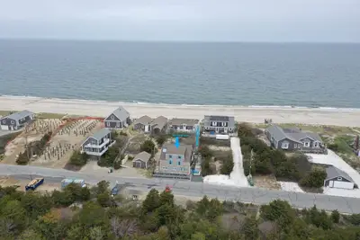 Image de 103 N. Shore Blvd #1 - Cozy 2 Br condo w. private path to East Sandwich Beach