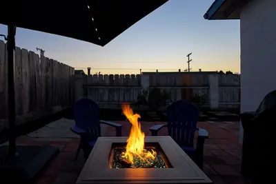 2 Miles to Beach- Bay Views of Monterey Peninsula + Fire Pits + Bbq + Golf