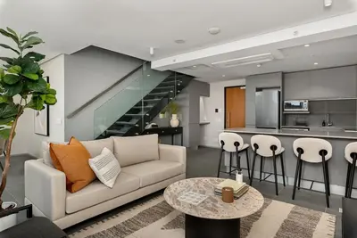 Image de Luxury and Comfort in Duplex Apartment | City Views