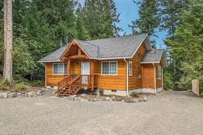 Image de Sun & Snow Bungalow; Dog Friendly, Ac, Fireplace, by White Pass and Mt Rainier