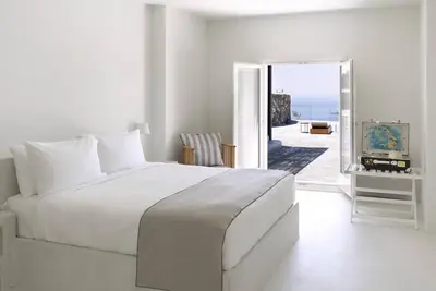 Image de Spectacular Santorini Villa | 5 Bedroom Villa | Far-reaching Sea & Volcano Views | Hot Tub