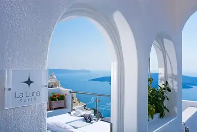 Image de Contemporary Santorini Villa | 1 Bedroom | Villa Lunarious | Private Jacuzzi & Astonishing Caldera Sea Views | Fira