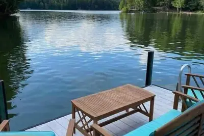 Image de Secluded Lake House w/Game Room, Dock, Kayaks, Paddleboards, Porches, Firepits