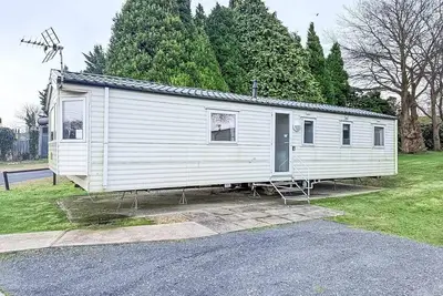 Image de Lovely caravan at Lower Hyde Holiday Park, Isle of Wight ref 24001g