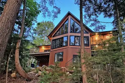 Image de New 5 bed 4 bath cottage on Turtle Lake, Privacy!