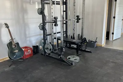 Image de Experience our spacious farmhouse, ideal for the clips enthusiast, sleeps 10+.