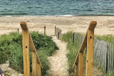 Image de 103 North Shore Blvd #2- Seaside Condo: Private pathway to East Sandwich Beach
