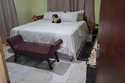 Central Cosy retreat, with all the necessary amenities