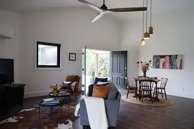 Image de Shawwood Cellar Door Luxury Mudgee Farm Accommodation, Sweeping Views, Spectacular Sunsets