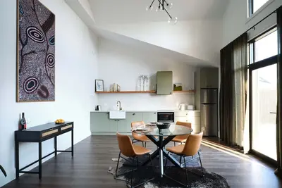 Image de Shawwood Bottling Room - Luxury Mudgee Farm Accommodation, Newly built with space, spectacular views, sensational sunsets, close to town and wineries